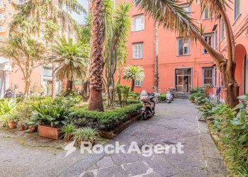 Cortile interno - Appartamento via Don Luigi Sturzo, Napoli (zona Arenella) - foto 2