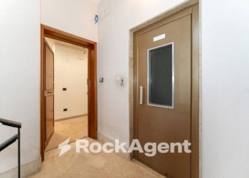 Ascensori - Three-room apartment via Don Luigi Sturzo, 142, Catania - photo 4