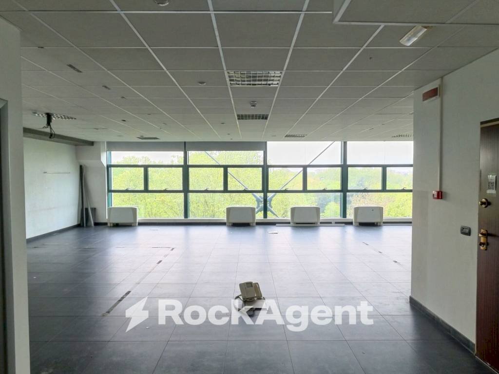 Interno non residenziale - Ufficio via Ippolito Nievo, 25, Torino (zona Vanchiglia) - foto 1