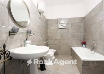 Bagno - Quadrilocale vico San Maria Ad Agnone, 18, Napoli - foto 17