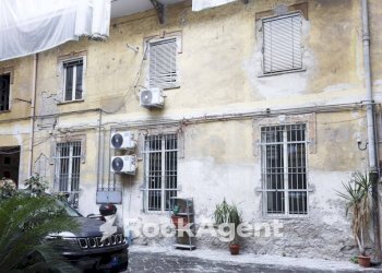 Facciata - Quadrilocale vico San Maria Ad Agnone, 18, Napoli - foto 27