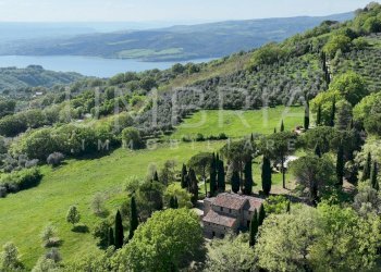 front.jpg - Casale Via degli Ulivi 16, Baschi - photo 1