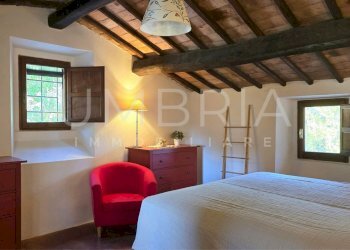 casale-umbria-bedroom01.jpg - Casale Via degli Ulivi 16, Baschi - photo 14