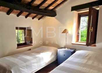 casale-umbria-bedroom03.jpg - Casale Via degli Ulivi 16, Baschi - photo 18