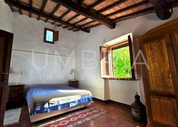 casale-umbria-bedroom02.jpg - Casale Via degli Ulivi 16, Baschi - photo 21