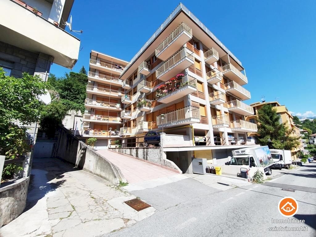 Apartment Viale IV Novembre n.26, Saint-Vincent - photo 1