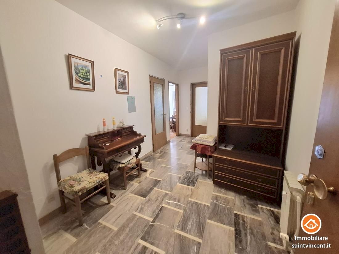 Apartment Viale IV Novembre n.26, Saint-Vincent - photo 2