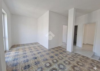 Quadrilocale Via Mazzini, Gassino Torinese - foto 1