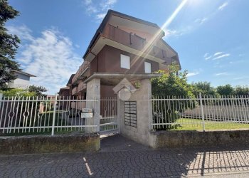 Three-room apartment Via Novara, Trecate - photo 2