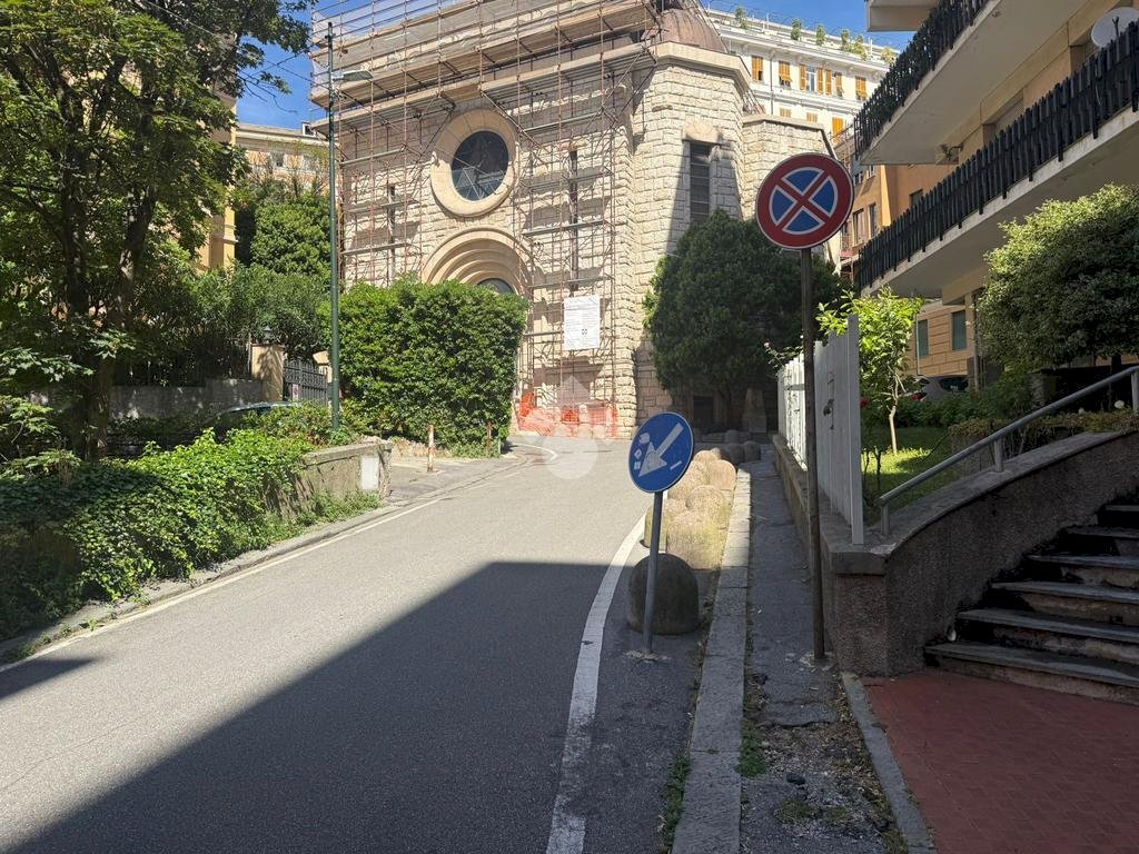 Parking space Box Auto via giovanni bertora, Genova (neighborhood Castelletto) - photo 1