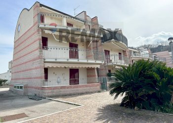 Edificio all\'aperto - Bilocale Via Giulio Cibotti
 
64, Casalbordino - foto 3