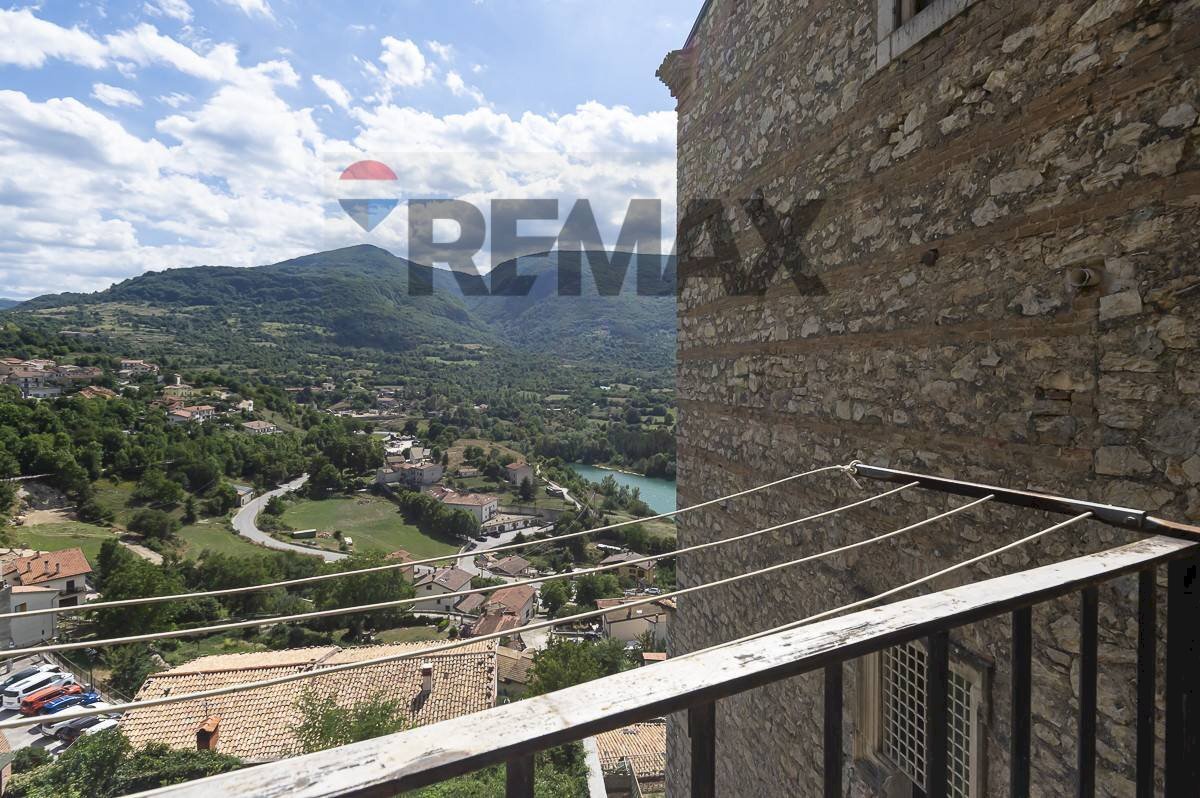 Vista delle montagne - Casa indipendente Via Stretta
26, Barrea - foto 2