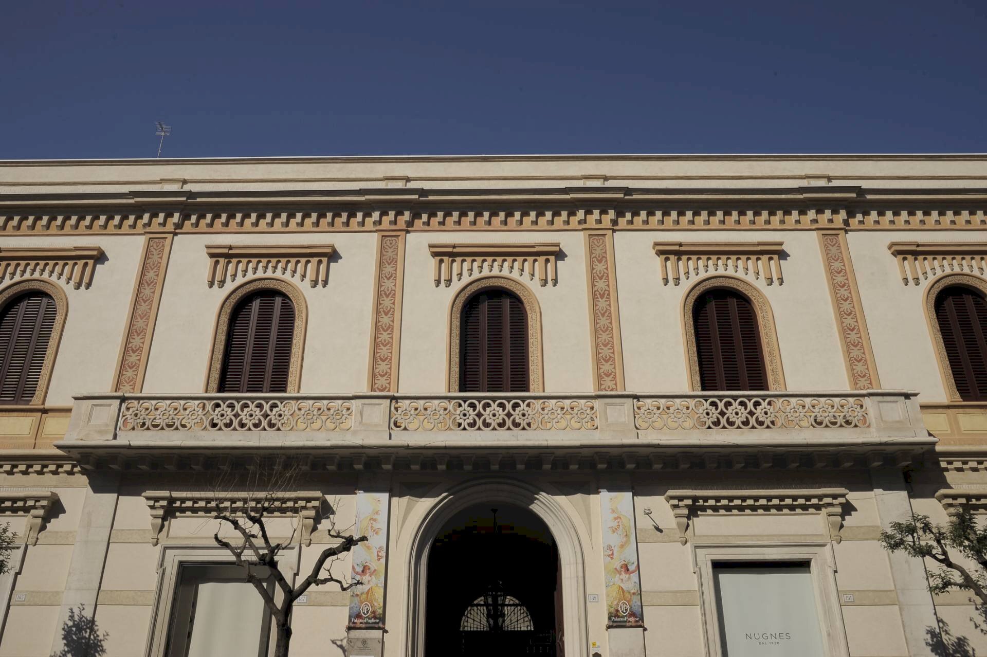 Foto 1 - Stable - Palace Corso Vittorio Emanuele
 
189, Trani - photo 1