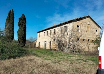 Facciata - Rustico via Villa Santa Maria, 18, Filottrano - foto 1