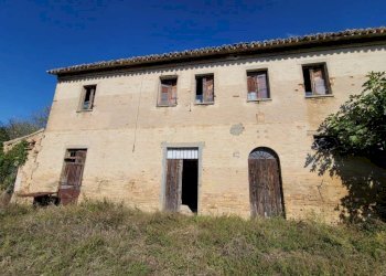 Facciata - Rustico via Villa Santa Maria, 18, Filottrano - foto 6