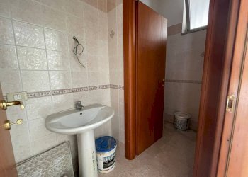 Foto 12 - Negozio via Giovanni Amendola
 
8, Capodrise - foto 12
