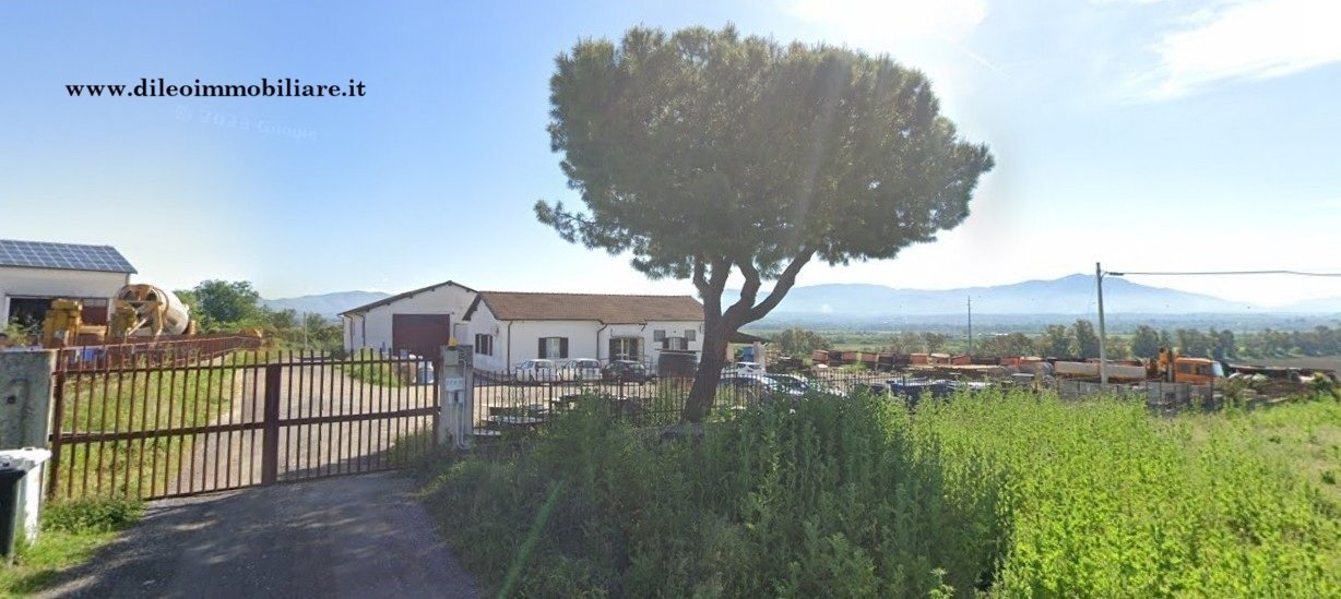 esterno 2.jpg - Capannone Fiano Romano - foto 1