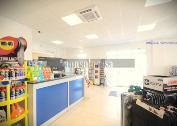 AREA VENDITA - Locale Commerciale Via Gustavo Benucci 205, Perugia - foto 4