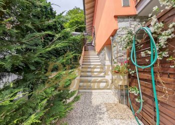 Scala accesso app. primo piano.jpg - Casa indipendente Valle Cannobina - foto 6