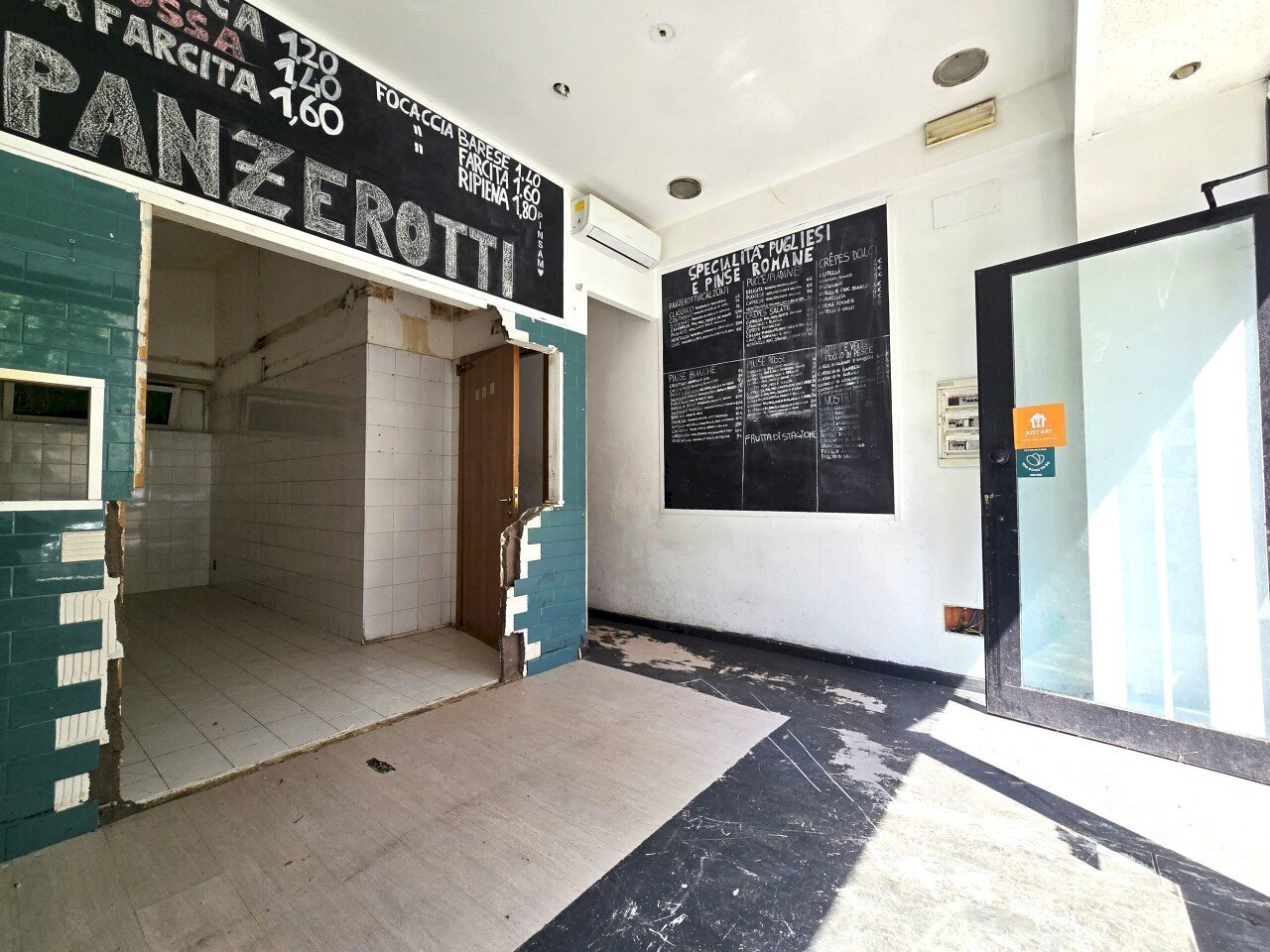 1000412107.jpg - Commercial Premises Viale Somalia 47, Roma - photo 2