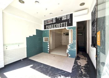 1000412101.jpg - Commercial Premises Viale Somalia 47, Roma - photo 4