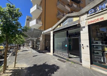 1000412118.jpg - Commercial Premises Viale Somalia 47, Roma - photo 16