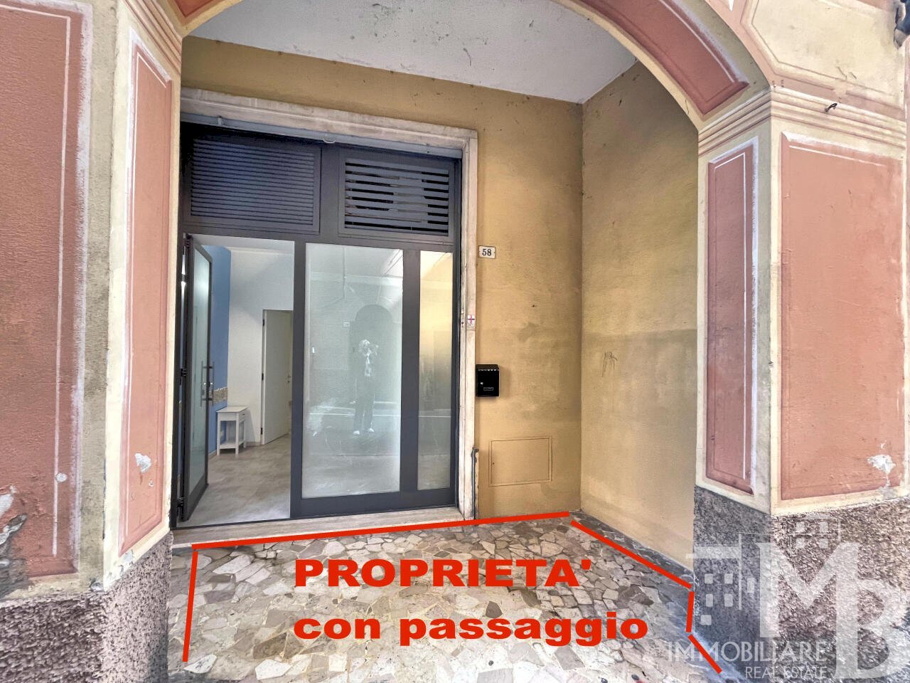 INGRESSO PORTICATO DI PROPRIETA\' - Commercial Premises Via Piero Schiaffino 58, Camogli - photo 1