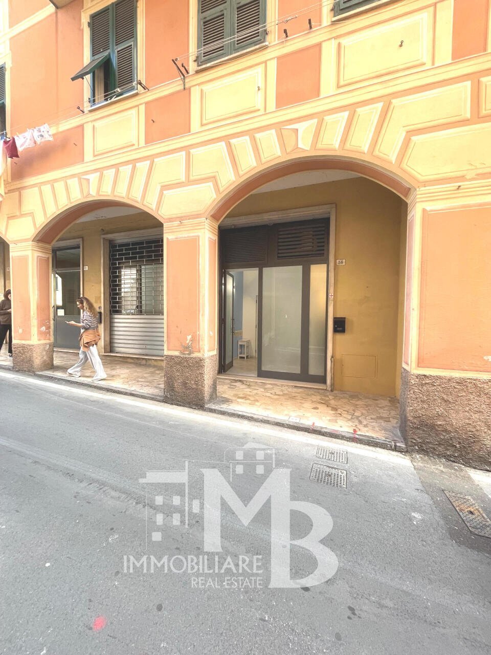 VIA SCHIAFFINO INGRESSO E PORTICATO - Commercial Premises Via Piero Schiaffino 58, Camogli - photo 3