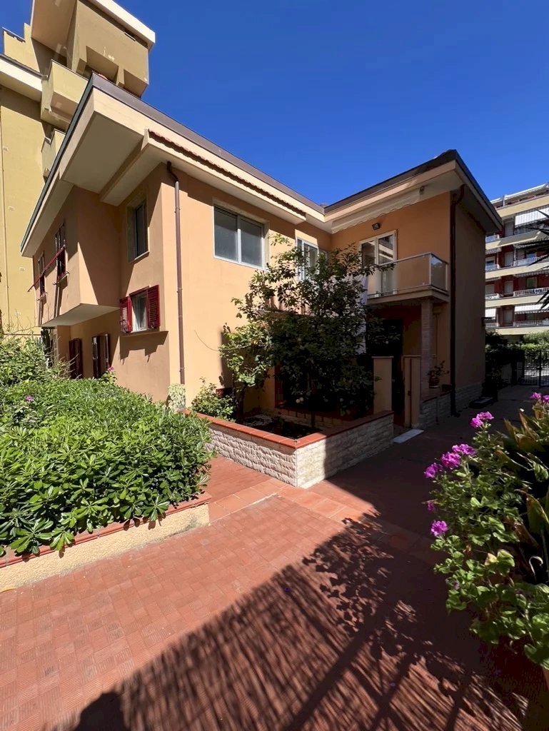 Casa indipendente Ventimiglia - foto 1