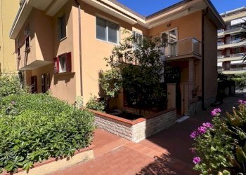 Casa indipendente Ventimiglia - foto 1