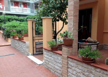 Casa indipendente Ventimiglia - foto 2
