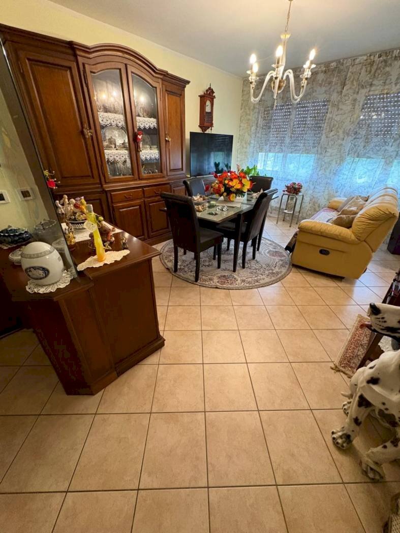 Four-room apartment Via San Damiano Macra, 25, Cuneo - photo 1