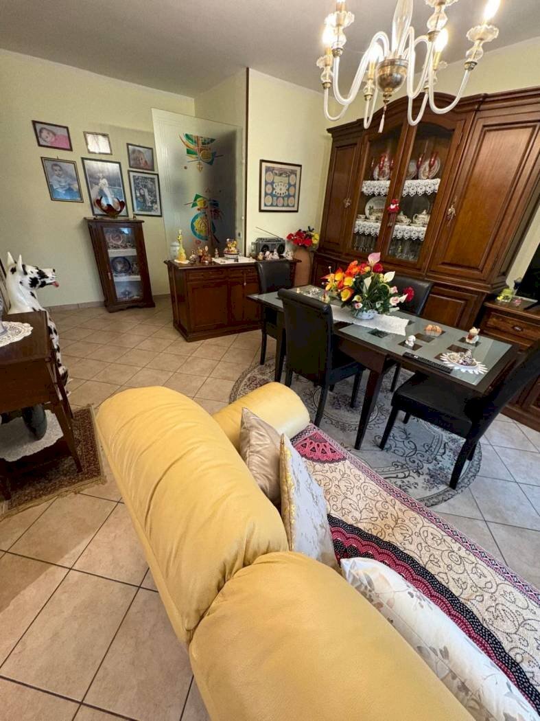Four-room apartment Via San Damiano Macra, 25, Cuneo - photo 2