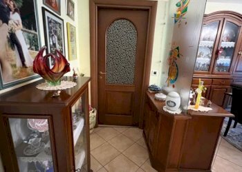 Four-room apartment Via San Damiano Macra, 25, Cuneo - photo 5