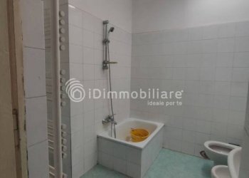 Bagno - Four-room apartment corso Giulio Cesare, 24, Torino (neighborhood Aurora) - photo 4