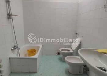 Bagno - Four-room apartment corso Giulio Cesare, 24, Torino (neighborhood Aurora) - photo 5