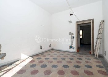 Stanza non arredata - Quadrilocale corso Giulio Cesare, 24, Torino (zona Aurora) - foto 10