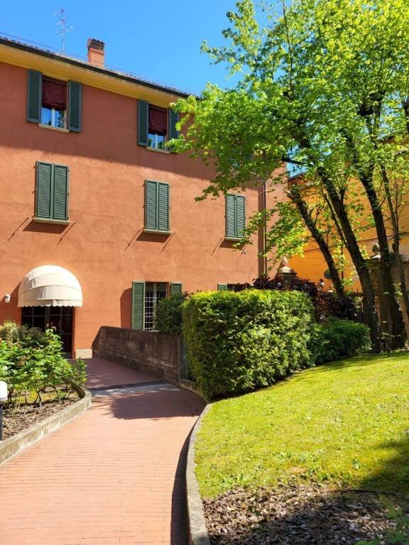 Facciata - Appartamento via Santo Stefano, 103, Bologna (zona Centro Storico) - foto 1