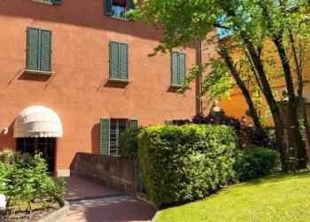 Facciata - Appartamento via Santo Stefano, 103, Bologna (zona Centro Storico) - foto 1