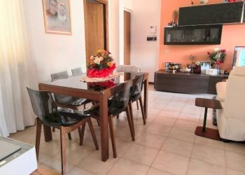 Salone - Trilocale via dell'Appagliatore, 90, Roma (zona Lido di Ostia) - foto 4