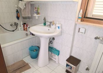 Bagno - Trilocale via dell'Appagliatore, 90, Roma (zona Lido di Ostia) - foto 14