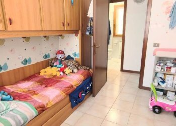 Camera da letto - Trilocale via dell'Appagliatore, 90, Roma (zona Lido di Ostia) - foto 16