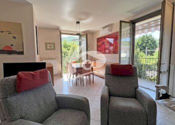 soggiorno - Trilocale Via N. Sauro 16, Laveno-Mombello - foto 2