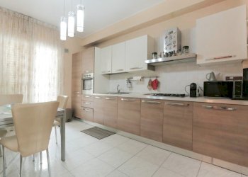 PHOTO-2026-04-03-15-51-21_15[1].jpg - Appartamento Via IV Novembre 135, Aci Catena - foto 14