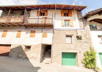 Facciata Sud - Four-room apartment Frazione Saint Denis Capoluogo, 38, Saint-Denis - photo 2