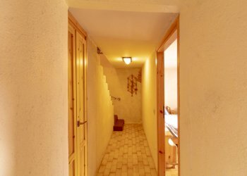 Corridoio - Four-room apartment Frazione Saint Denis Capoluogo, 38, Saint-Denis - photo 13