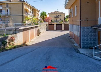 Box Corso 25 Aprile, 33, Busca - photo 1