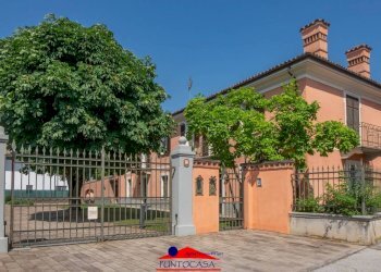 Semi-detached Villa Via San Giacomo, 1, Busca - photo 1