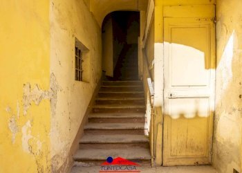 Apartment Via Umberto I, 128, Busca - photo 3