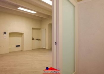 Office Via Massimo d'Azeglio, 5, Busca - photo 1